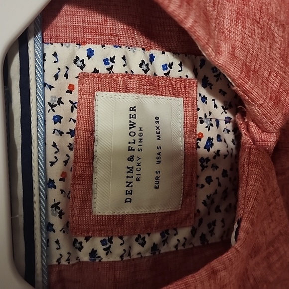 Short sleeve button down - Picture 2 of 3